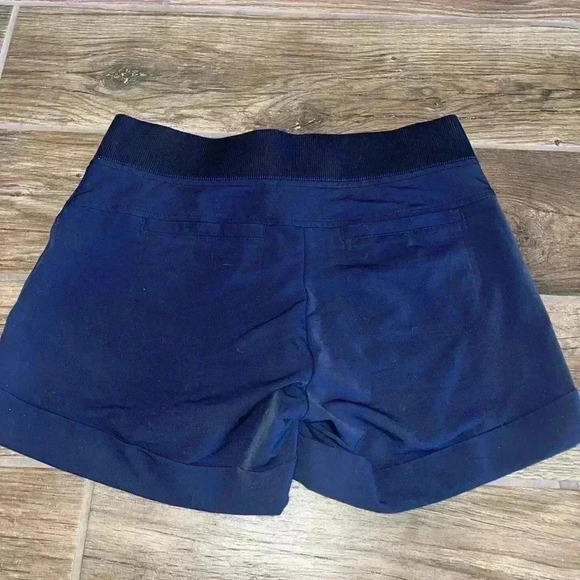 Athleta Navy blue cuffed shorts - Picture 2 of 3